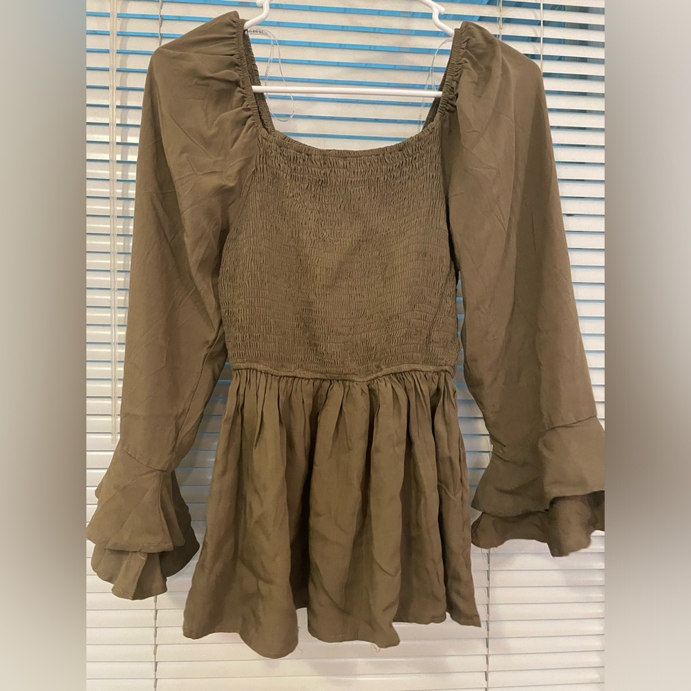 Hayley olive babydoll blouse, bell sleeves size s.  Never worn NWT runs small